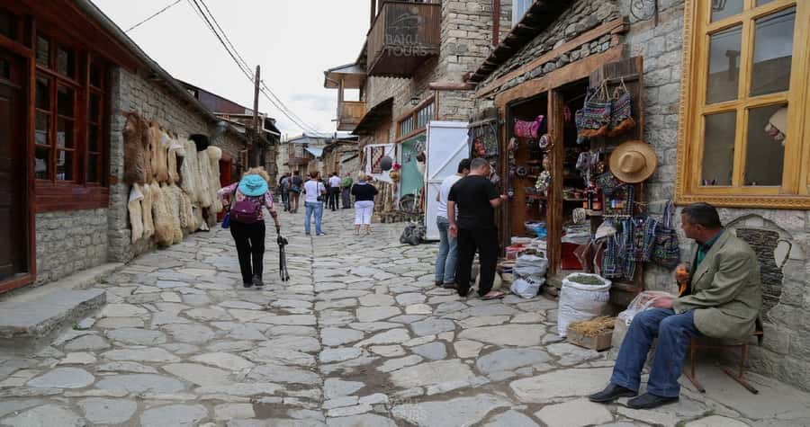 Private Tour to Shemakhi & Lahij From Baku - Shamakhi’s Juma Mosque and burial monuments