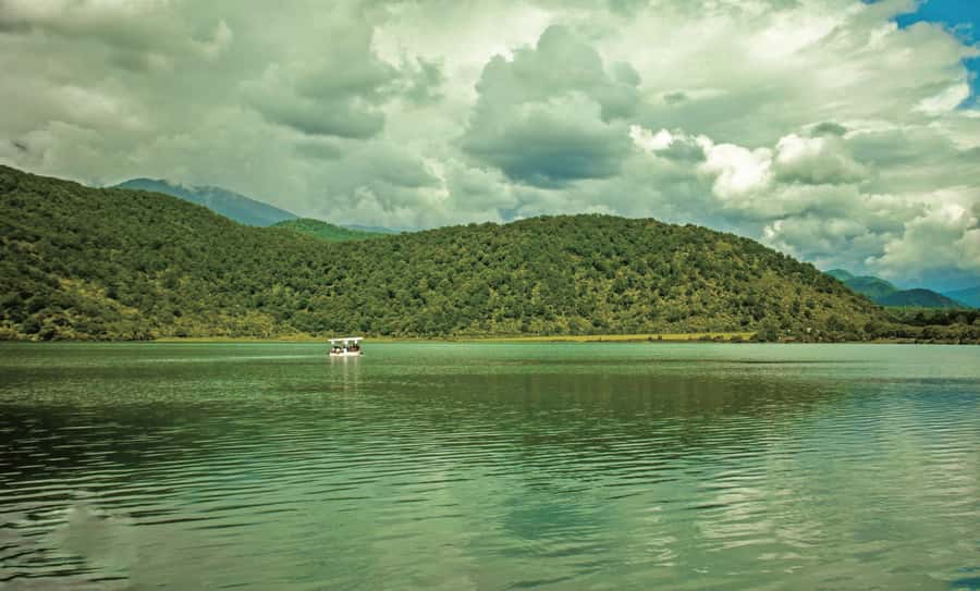 Shamakhi and Gabala Guided Day Tour - Seven Beauties Waterfall and the limits of a photo stop