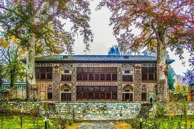 Shamakhi-Gabala-Sheki Group Tour (2 Days / 1 Night) - Sheki Khan’s Palace and its remarkable shebeke windows