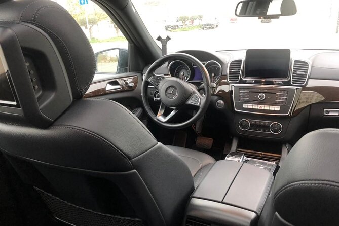 Transfer Service from Heydar Aliyev International Airport Baku, Azerbaijan - Comfort details that matter on a short ride